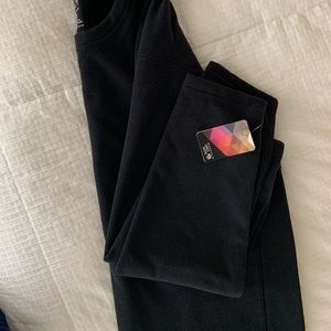 New with tags! Men’s Mountain Hardware sweatshirt